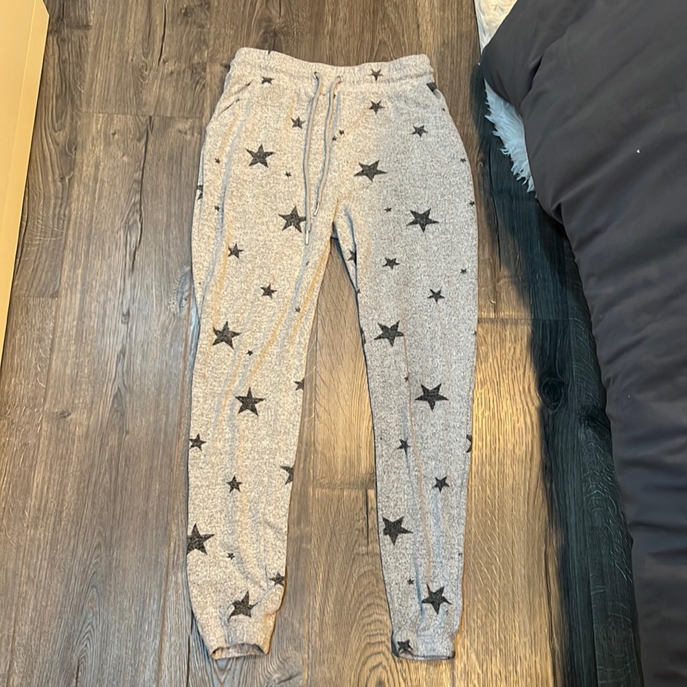 Grey star sweatpants